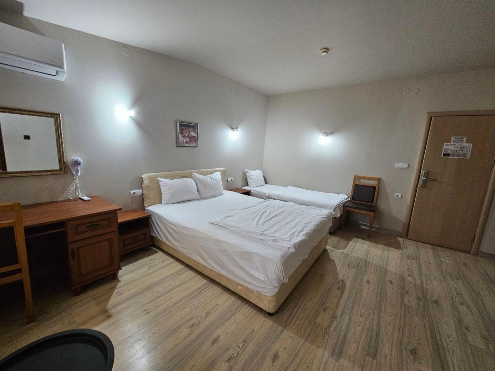 Complex Racic Hotel Vojvodinovo Kültér fotó